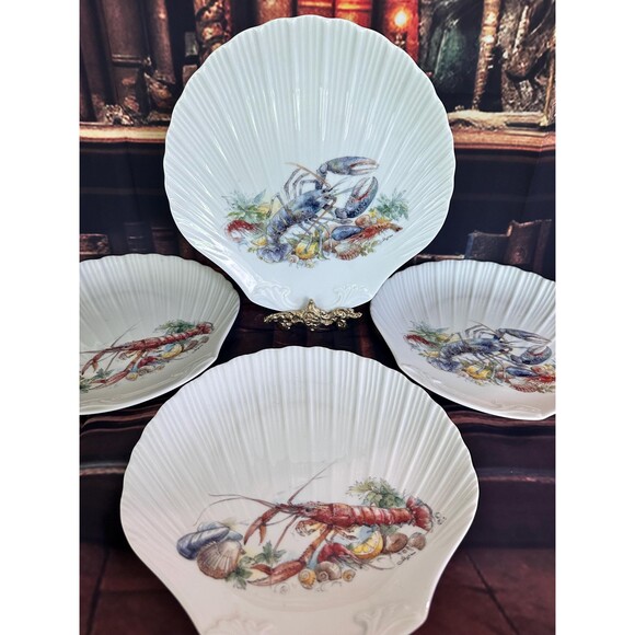 Vintage Limoges Scallop Shell Plates: Hand-Painted Lobster Motif, Set of 4 - Picture 3 of 4
